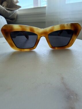 Loewe Tortoiseshell Cat-Eye Sunglasses - Amber Brown Frame with Dark Lenses